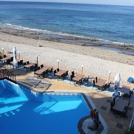 Pebble Beach Hotel Plomari エクステリア 写真