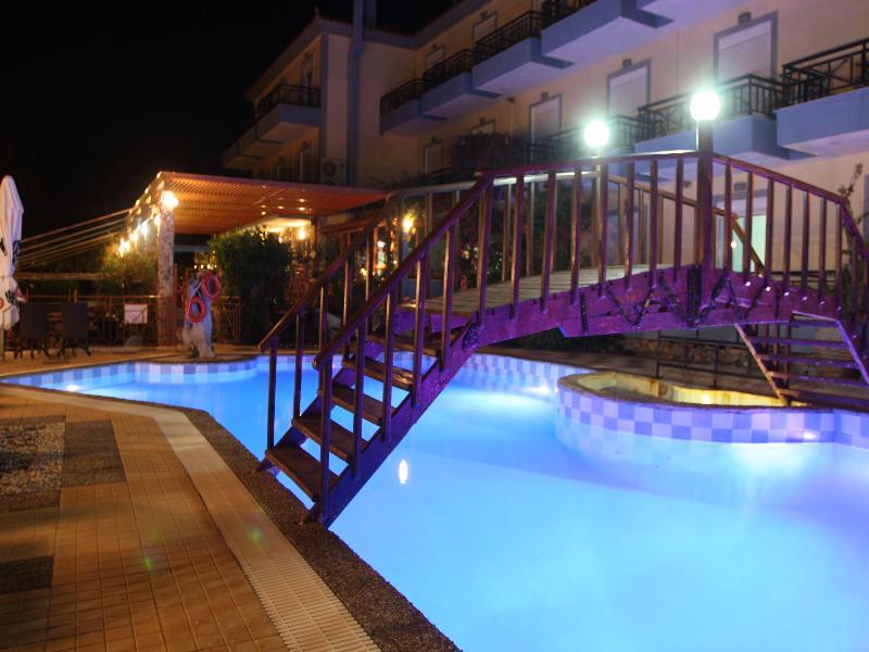 Pebble Beach Hotel Plomari エクステリア 写真