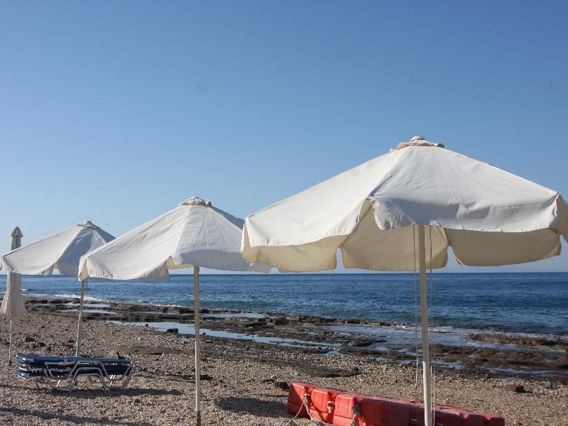 Pebble Beach Hotel Plomari エクステリア 写真