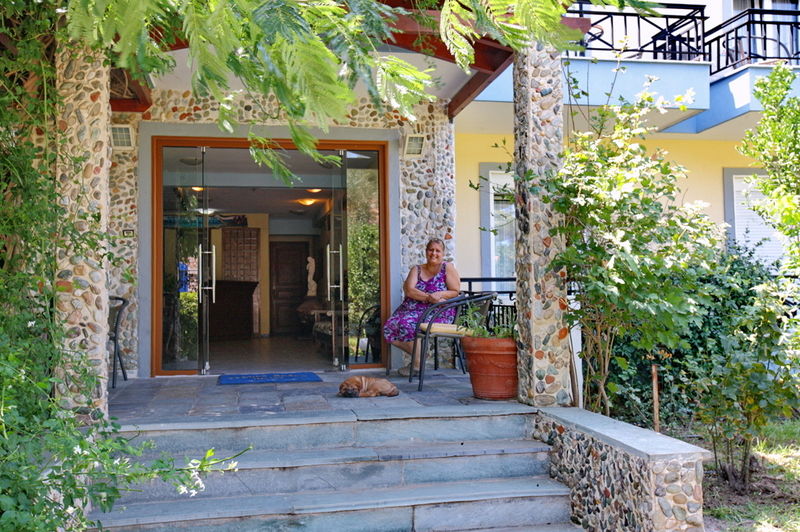 Pebble Beach Hotel Plomari エクステリア 写真