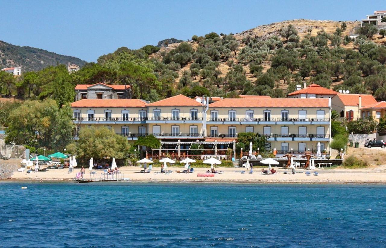 Pebble Beach Hotel Plomari エクステリア 写真