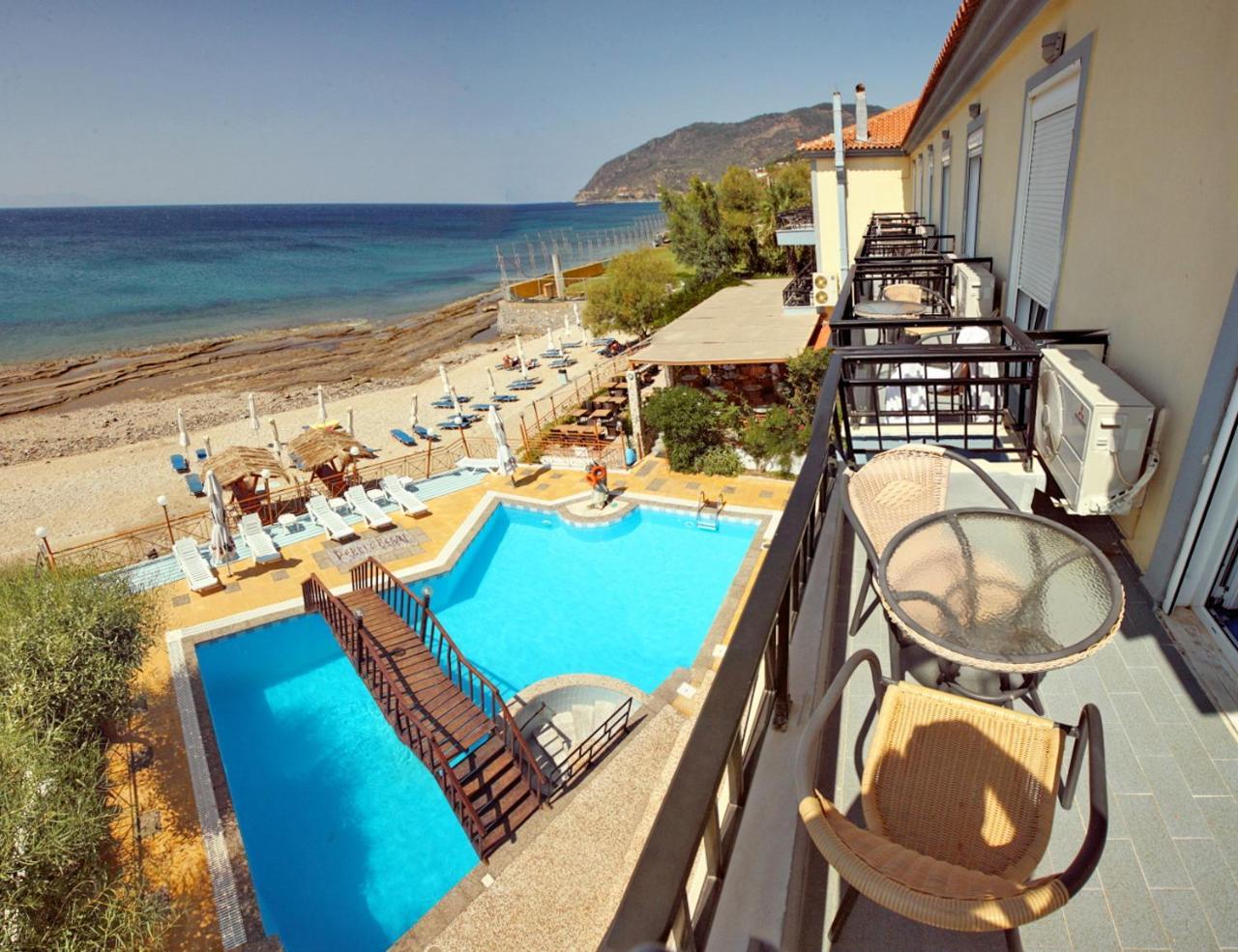 Pebble Beach Hotel Plomari エクステリア 写真