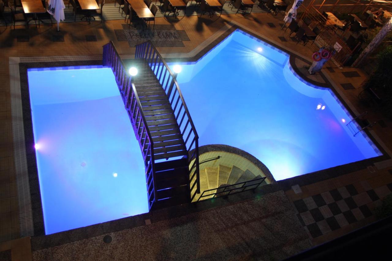 Pebble Beach Hotel Plomari エクステリア 写真