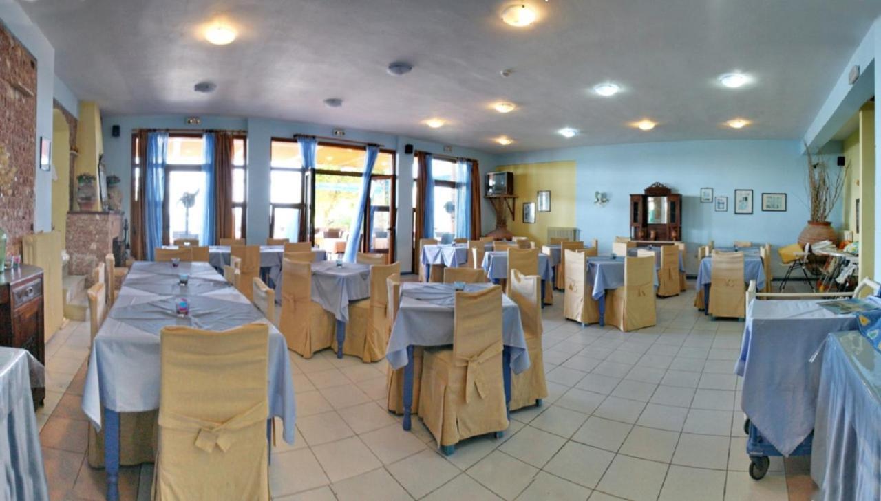 Pebble Beach Hotel Plomari エクステリア 写真