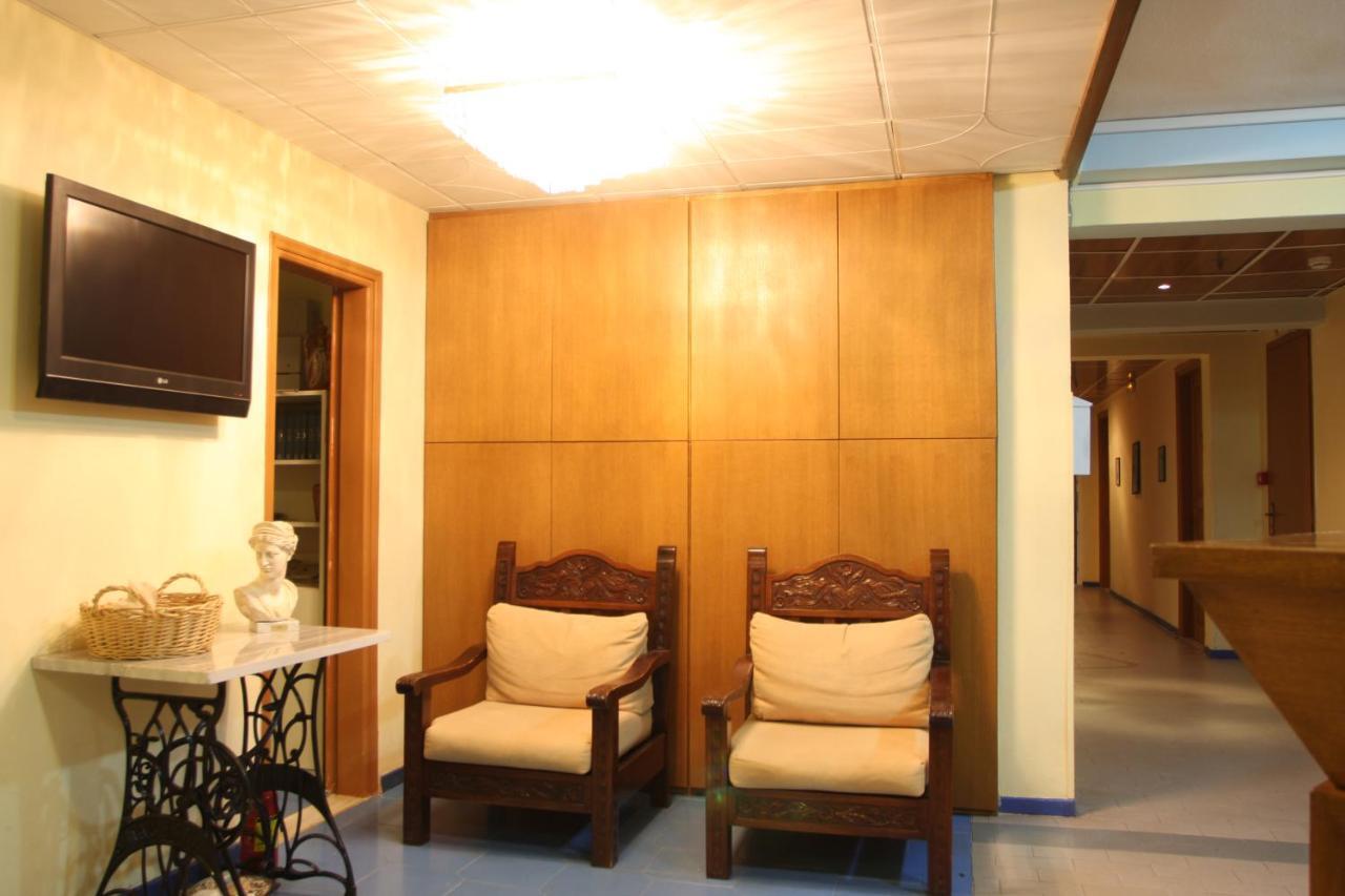 Pebble Beach Hotel Plomari エクステリア 写真